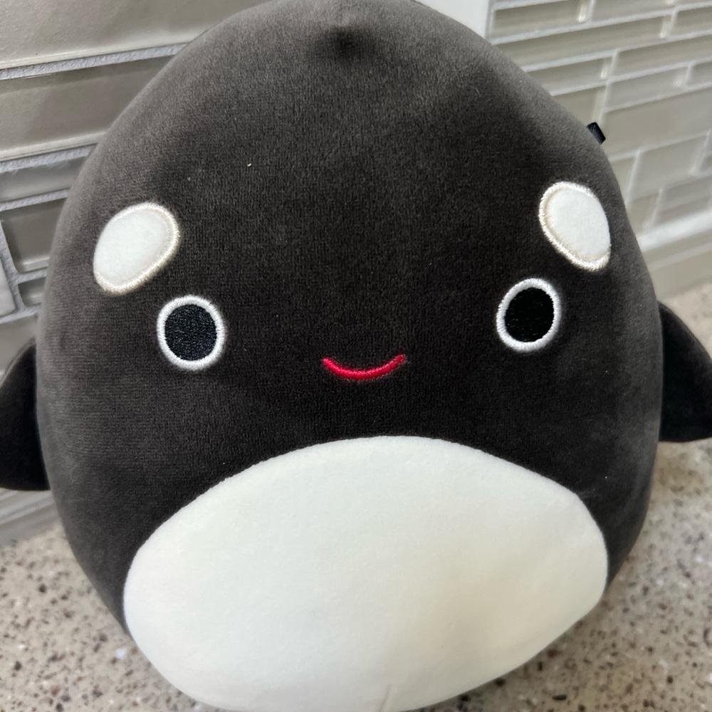 Squishmallows Kai the Orca - Classic Black and White Plush - Picture 4 of 6